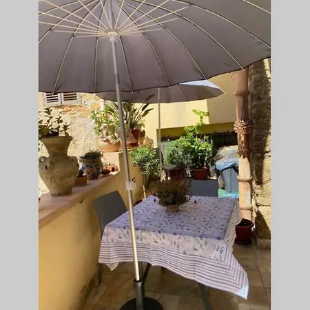 L'elegante Dependance Del Barone Francesco Sala *