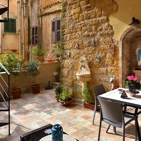 L'elegante Dependance Del Barone Francesco Sala *