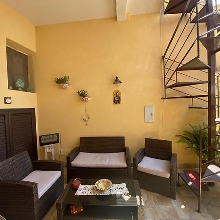 L'elegante Dependance Del Barone Apartment