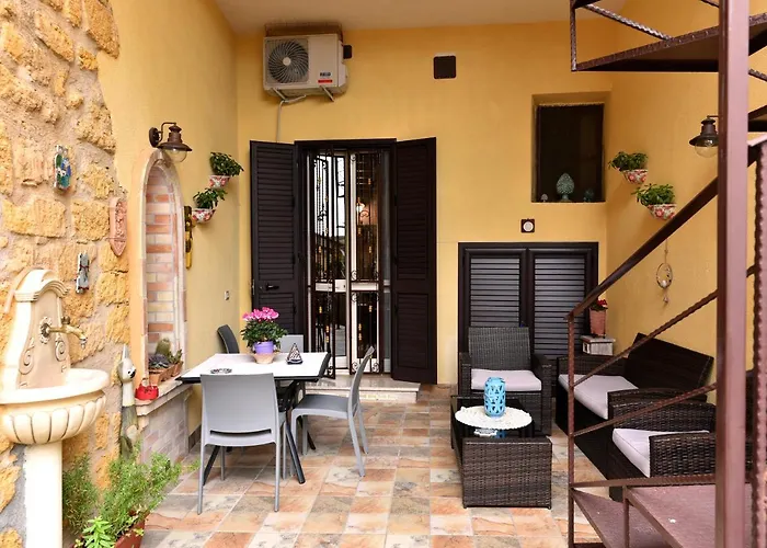 L'elegante Dependance Del Barone Francesco Sala